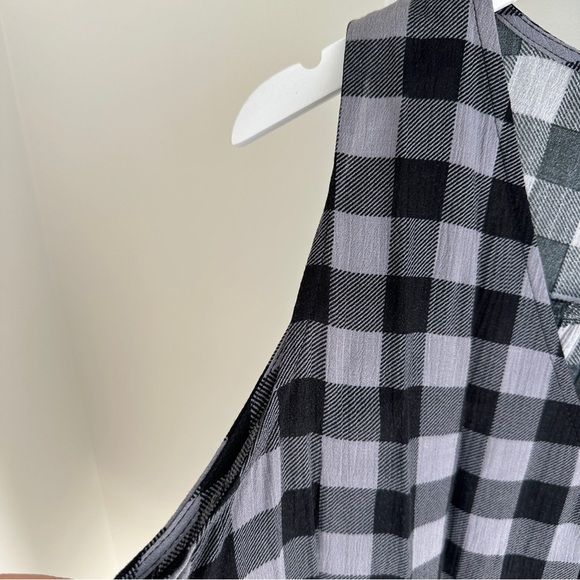 H.I.P. Women’s Surplice Buffalo Checkered Draped Tank Top Size Large - Picture 4 of 8